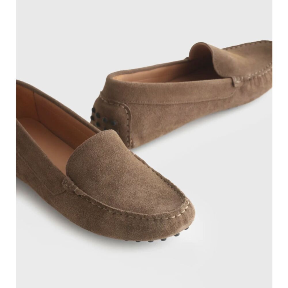 NWOB 100% Suede Driver Loafer Medium Brown Quince Size US 8